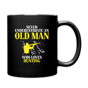 K00730 Old man who loves Hunting Gift, Papa Gift, Grandpa Gift, Mug for Gramps Mug Papa Present, Dog Lover, Christmas gift, Father's day - black