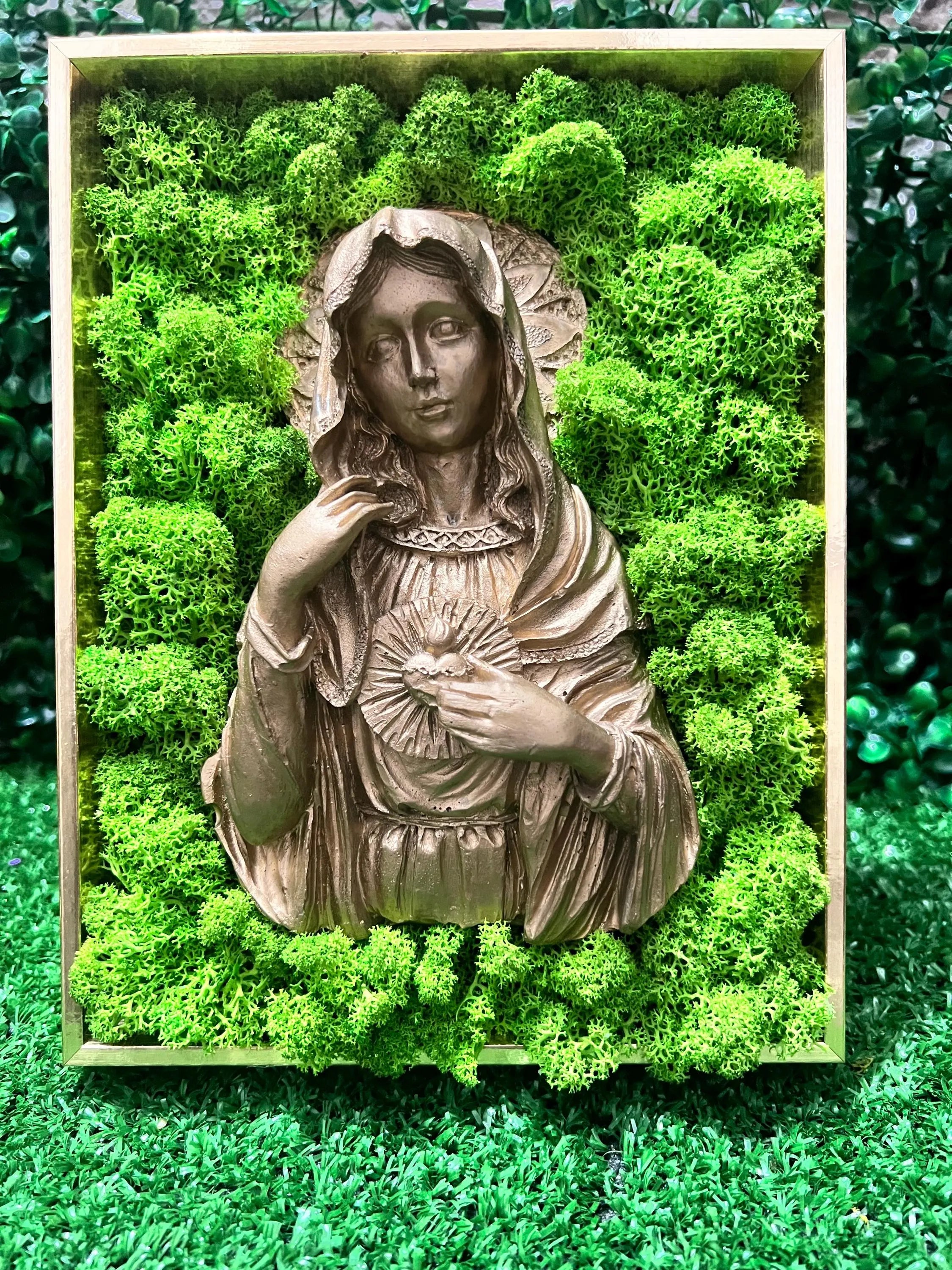 Icon Virgin Mary 3D with Scandinavian moss